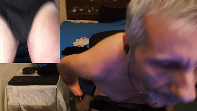 Snapshot of maxdaddy690 chatting on 13, 9, 2025 maxdaddy690 online show from 13, 9, 2025