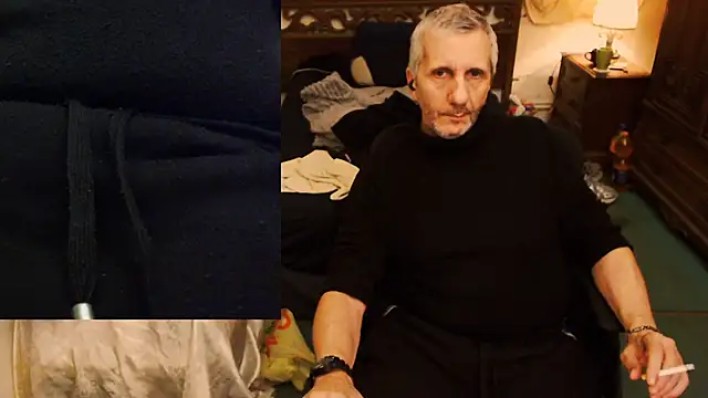 Snapshot of maxdaddy690 chatting on 29, 10, 2025 maxdaddy690 online show from 29, 10, 2025