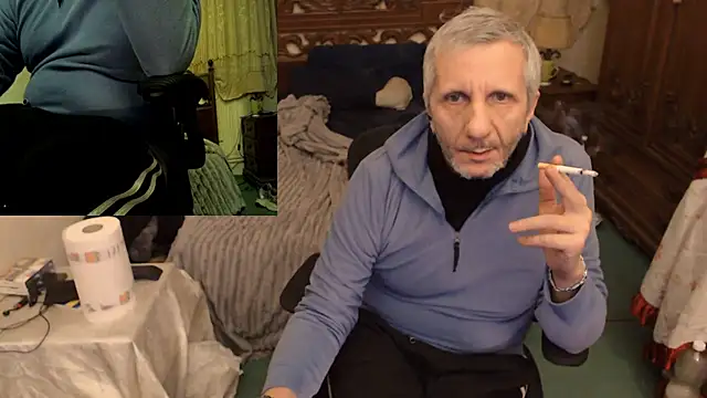 Snapshot of maxdaddy690 chatting on 29, 11, 2025 maxdaddy690 online show from 29, 11, 2025