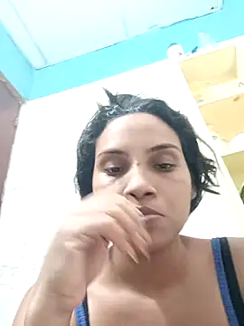 Snapshot of Laurabutt chatting on 14, 10, 2025 Laurabutt online show from 14, 10, 2025