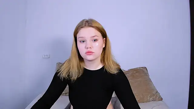 Snapshot of LaseyMoon chatting on 21, 10, 2025 LaseyMoon online show from 21, 10, 2025