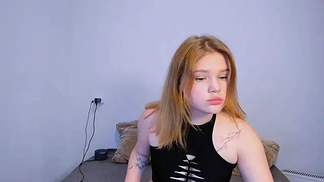 Snapshot of LaseyMoon chatting on 2, 11, 2025 LaseyMoon online show from 2, 11, 2025