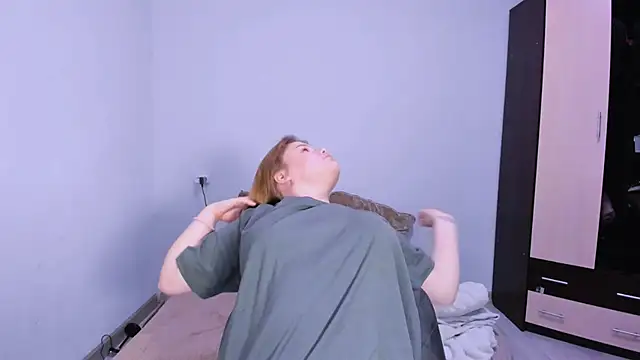 Snapshot of LaseyMoon chatting on 10, 11, 2025 LaseyMoon online show from 10, 11, 2025