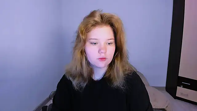 Snapshot of LaseyMoon chatting on 13, 11, 2025 LaseyMoon online show from 13, 11, 2025