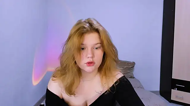 Snapshot of LaseyMoon chatting on 30, 11, 2025 LaseyMoon online show from 30, 11, 2025