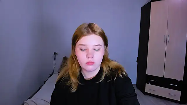 Snapshot of LaseyMoon chatting on 20, 12, 2025 LaseyMoon online show from 20, 12, 2025