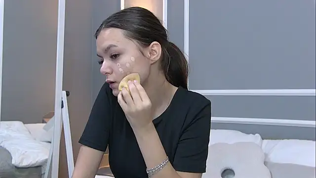 Snapshot of AsterQuinn chatting on 25, 10, 2025 AsterQuinn online show from 25, 10, 2025