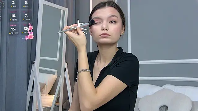 Snapshot of AsterQuinn chatting on 23, 11, 2025 AsterQuinn online show from 23, 11, 2025