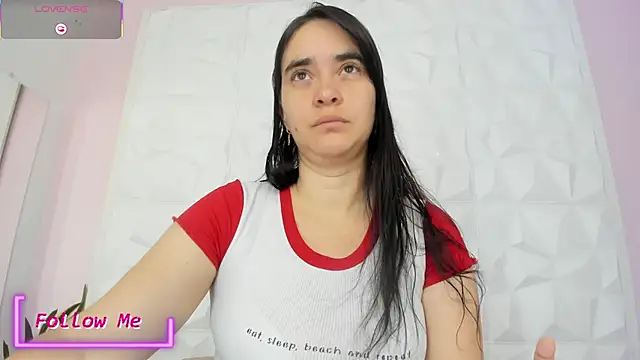 Valeriagomez  online show from 2, 12, 2025