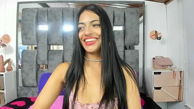 EMYCLARK01 online show from 10, 7, 2026