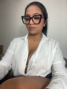 Nicoll Evans  online show from 18, 11, 2025