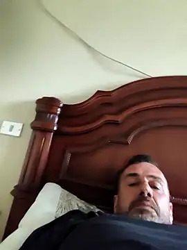 Snapshot of Andros1975 chatting on 8, 10, 2025 Andros1975 online show from 8, 10, 2025