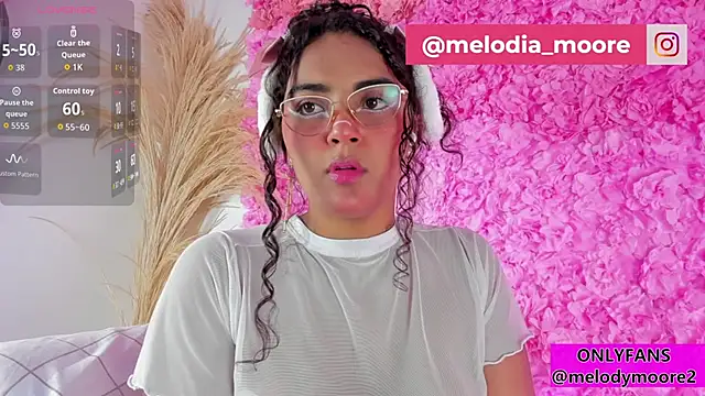 Snapshot of Melodymoore_ chatting on 23, 10, 2025 Melodymoore online show from 23, 10, 2025