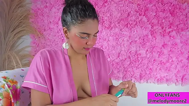 Snapshot of Melodymoore_ chatting on 6, 11, 2025 Melodymoore online show from 6, 11, 2025