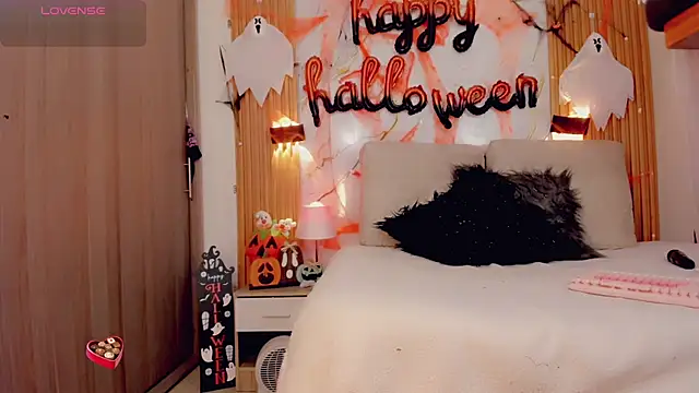 ValeriCardenas online show from 18, 10, 2025