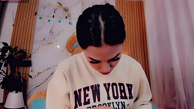 ValeriCardenas online show from 19, 4, 2026