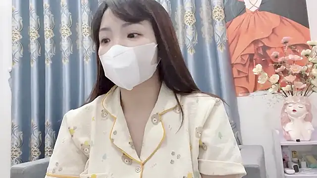 Snapshot of shishi_101 chatting on 5, 10, 2025 shishi 101 online show from 5, 10, 2025