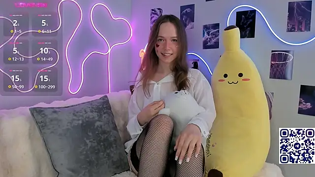 Dreamy Polly online show from 5, 3, 2025