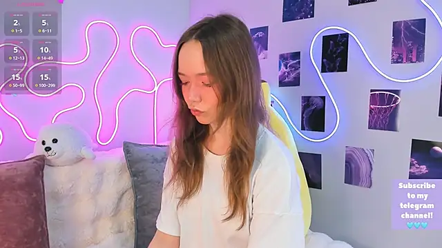 Dreamy Polly online show from 15, 3, 2025