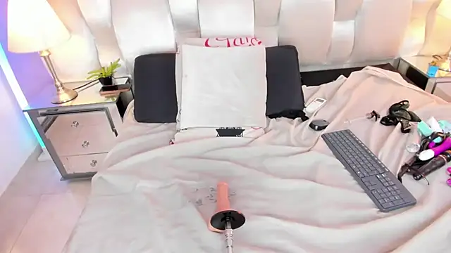 megan loviitz online show from 19, 4, 2026