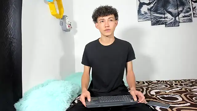 Snapshot of Maxxi_hot23 chatting on 15, 3, 2025 Maxxi hot23 online show from 15, 3, 2025