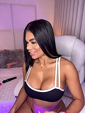 Snapshot of Amylewisq chatting on 11, 3, 2025 Amylewisq online show from 11, 3, 2025