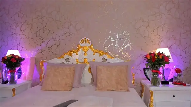 ScarlettWallace online show from 8, 11, 2025