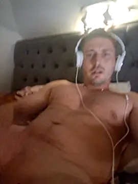 Snapshot of Dareczek300 chatting on 5, 6, 2026 Dareczek300 online show from 5, 6, 2026