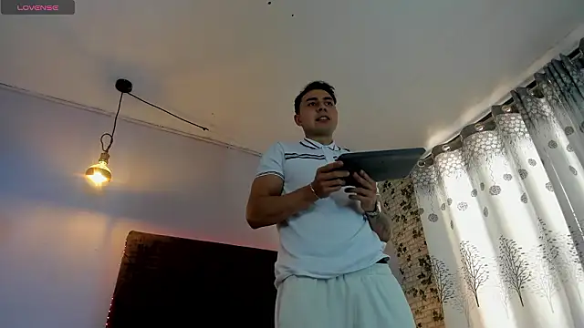 loverisu-coral online show from 19, 3, 2026