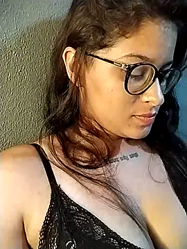 Snapshot of vickpxx chatting on 22, 3, 2025 vickpxx online show from 22, 3, 2025
