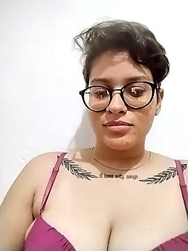 Snapshot of vickpxx chatting on 13, 9, 2025 vickpxx online show from 13, 9, 2025