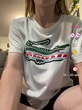 Snapshot of 1Zoey101 chatting on 24, 4, 2026 1Zoey101 online show from 24, 4, 2026