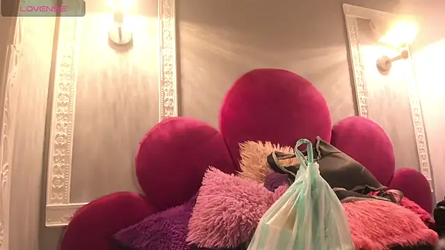 Bonniie 22 online show from 15, 4, 2026