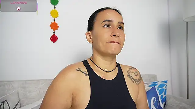 Snapshot of Sara_Charmy chatting on 5, 3, 2026 Sara Charmy online show from 5, 3, 2026