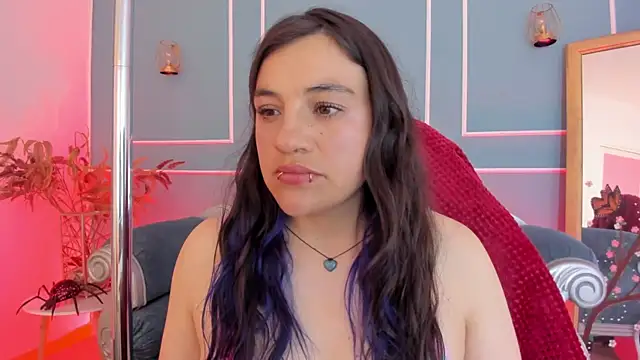 Snapshot of TaraTaylorr chatting on 7, 7, 2026 TaraTaylorr online show from 7, 7, 2026