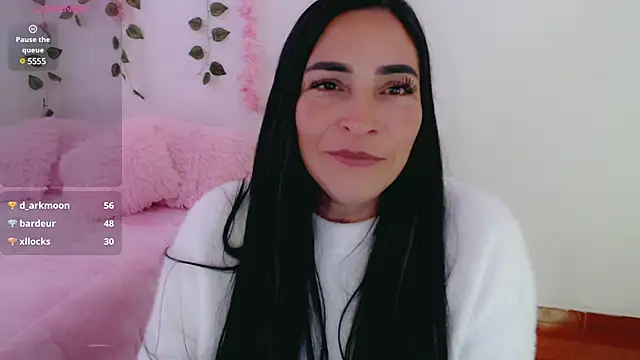 Snapshot of luna_lgomez_ chatting on 4, 3, 2025 luna lgomez  online show from 4, 3, 2025