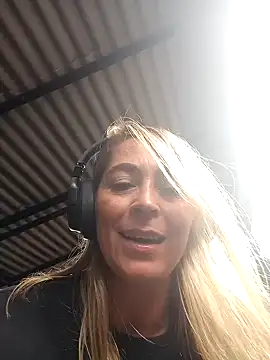 Snapshot of Sara_Valkyri chatting on 13, 3, 2025 Sara Valkyri online show from 13, 3, 2025