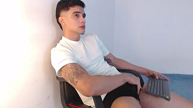 adam levis17 online show from 13, 11, 2025