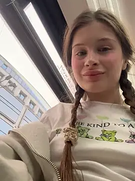 Snapshot of melicious_ chatting on 8, 3, 2025 melicious online show from 8, 3, 2025