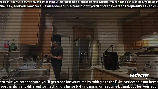 Snapshot of yetieater chatting on 11, 2, 2025 yetieater online show from 11, 2, 2025