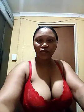 Snapshot of JuicyMilkyTizzy chatting on 3, 4, 2026 JuicyMilkyTizzy online show from 3, 4, 2026