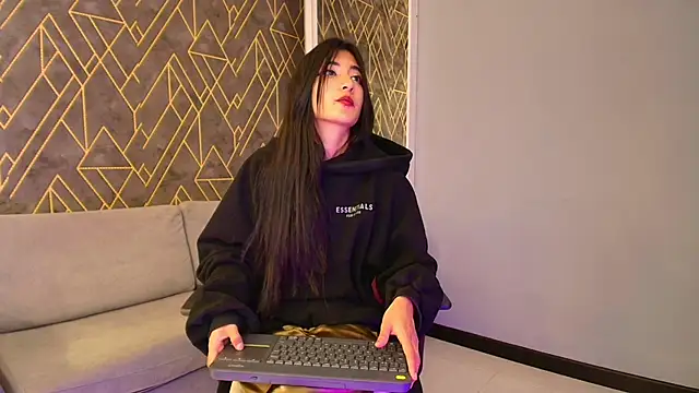 Snapshot of Tahara_Romanov chatting on 12, 3, 2025 Tahara Romanov online show from 12, 3, 2025