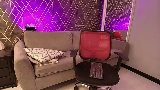 Snapshot of Tahara_Romanov chatting on 15, 3, 2025 Tahara Romanov online show from 15, 3, 2025