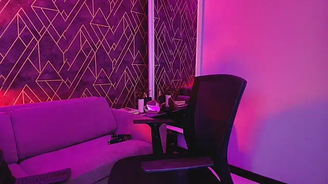 Snapshot of Tahara_Romanov chatting on 11, 10, 2025 Tahara Romanov online show from 11, 10, 2025