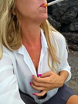 Snapshot of Melody73 chatting on 27, 10, 2025 Melody73 online show from 27, 10, 2025