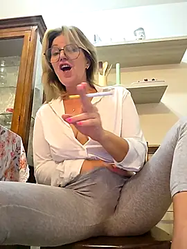 Snapshot of Melody73 chatting on 29, 11, 2025 Melody73 online show from 29, 11, 2025