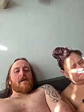 Snapshot of SpnzTnT chatting on 7, 2, 2026 SpnzTnT online show from 7, 2, 2026