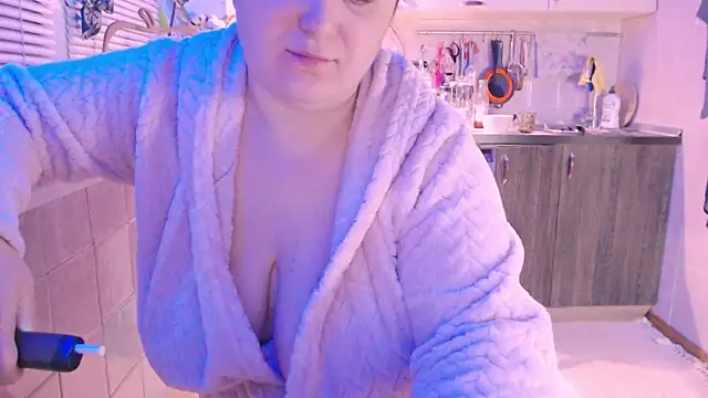 Snapshot of SoftLia chatting on 3, 2, 2025 SoftLia online show from 3, 2, 2025