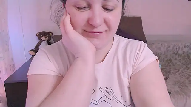 Snapshot of SoftLia chatting on 15, 2, 2025 SoftLia online show from 15, 2, 2025