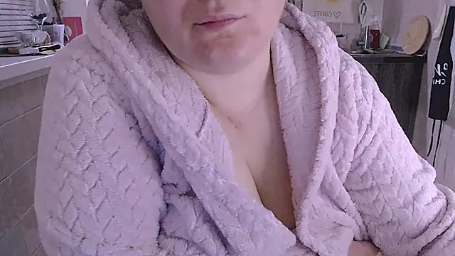 Snapshot of SoftLia chatting on 28, 9, 2025 SoftLia online show from 28, 9, 2025